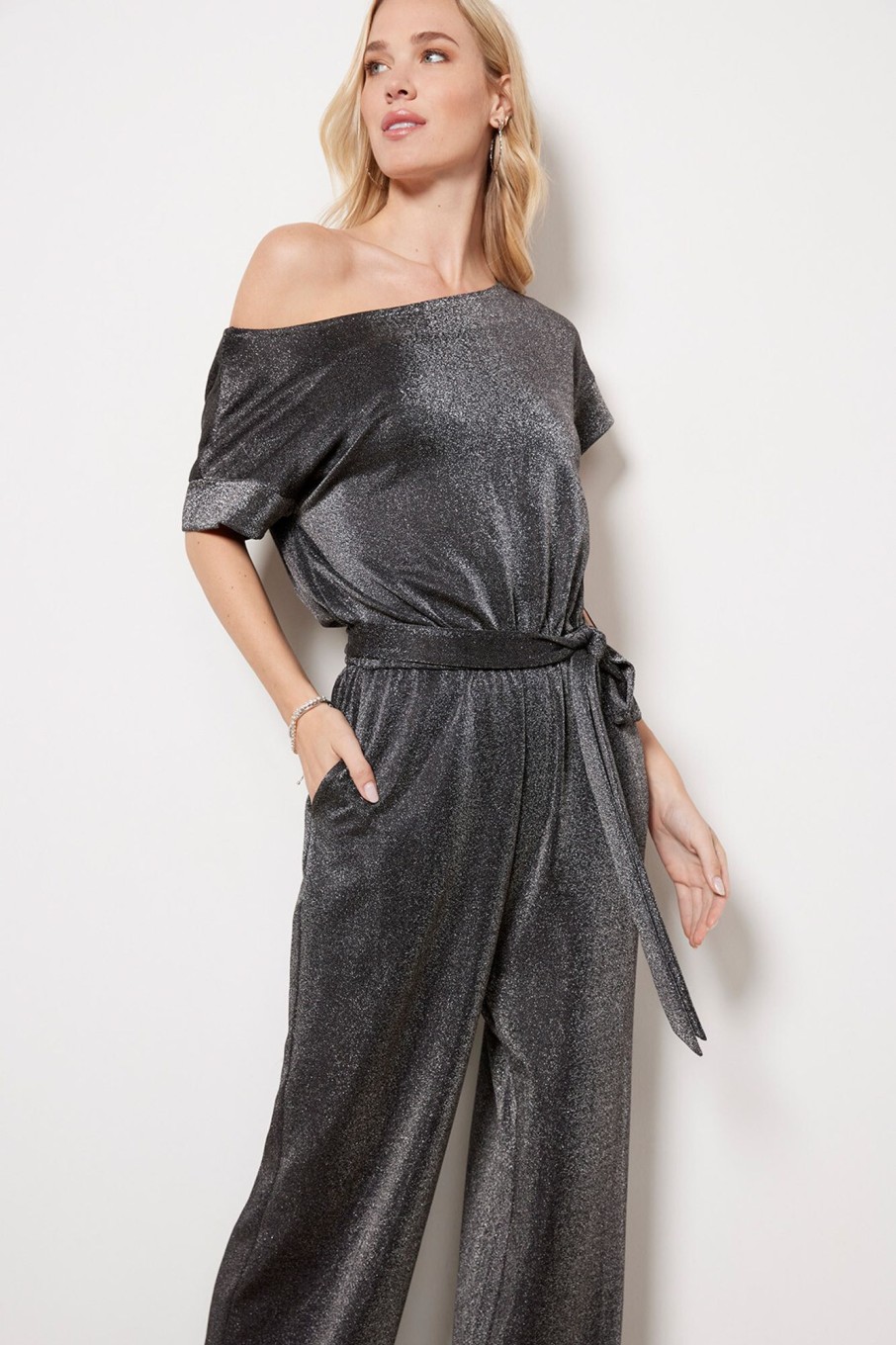 Clothing EVEREVE | Waverly Off Shoulder Jumpsuit