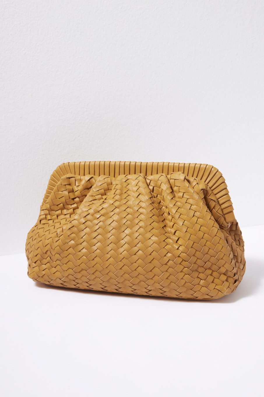 Shoes & Accessories CLEOBELLA | Rocco Woven Clutch