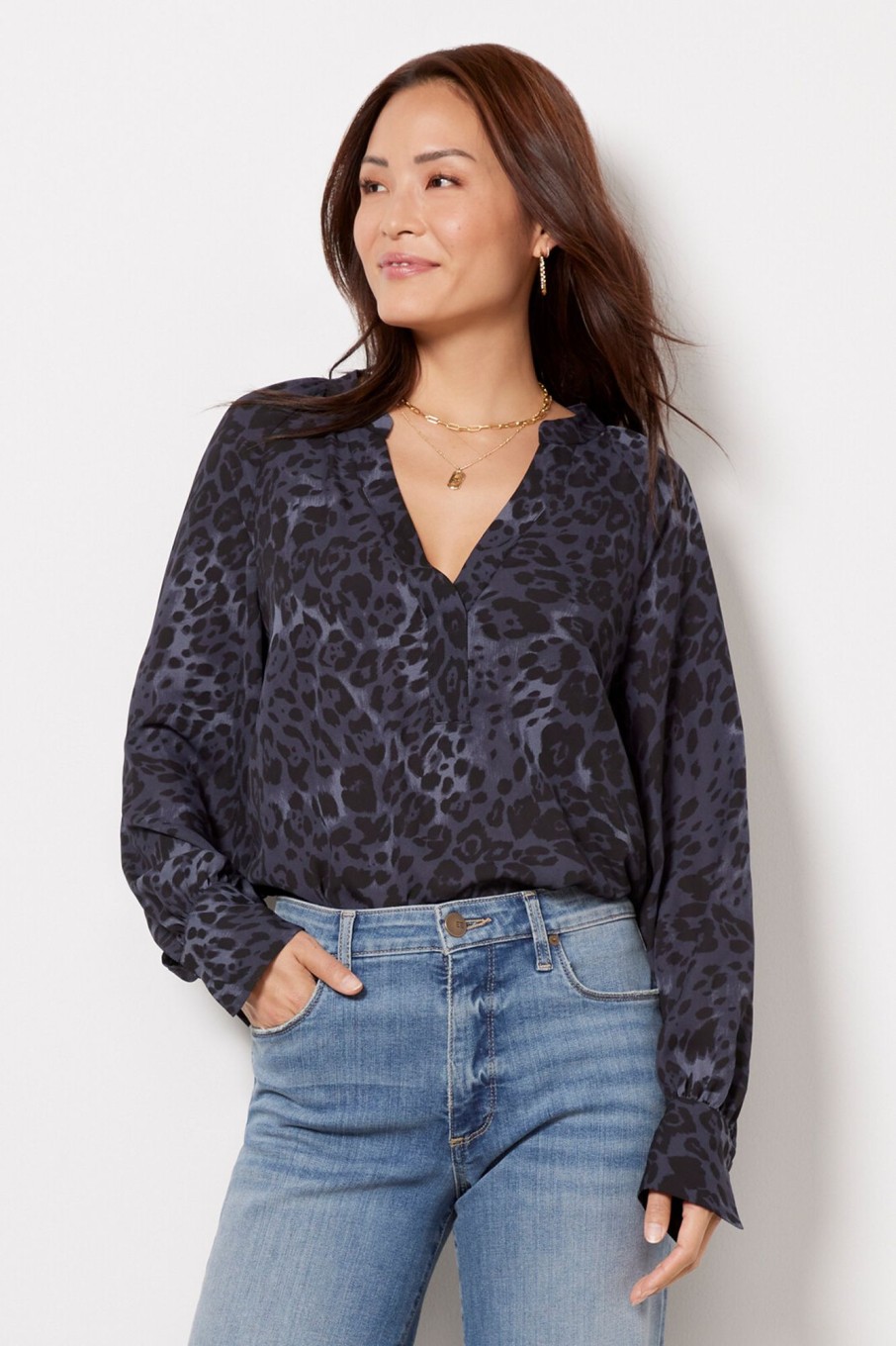 Clothing EVEREVE | Gabbie Animal Blouse