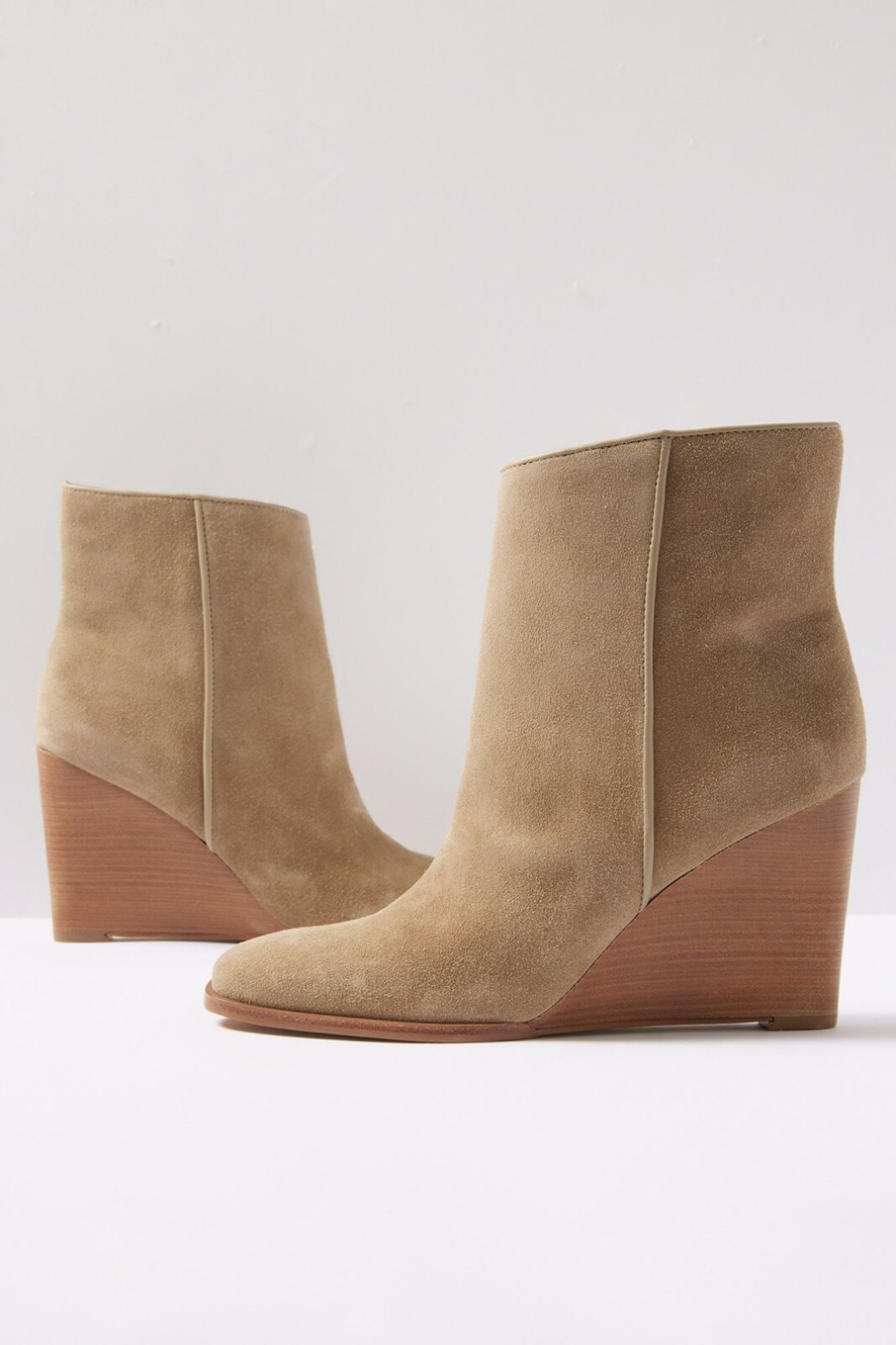 Shoes & Accessories DOLCE VITA | Suzanne Wedge Boot